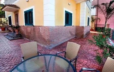 Scotillo 1950 Bed & Breakfast 2*